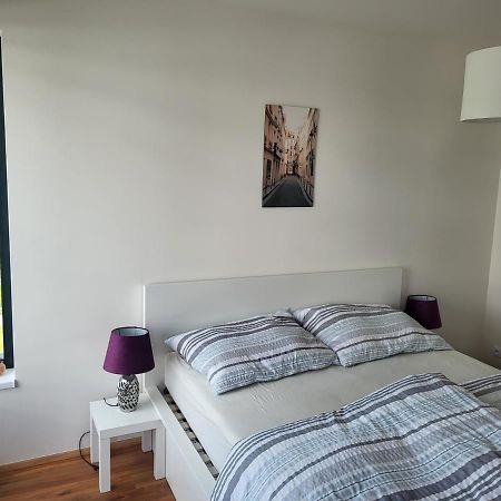 New Apartment In Karlin, Praha 8, Close To Center Eksteriør billede