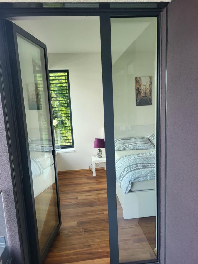 New Apartment In Karlin, Praha 8, Close To Center Eksteriør billede