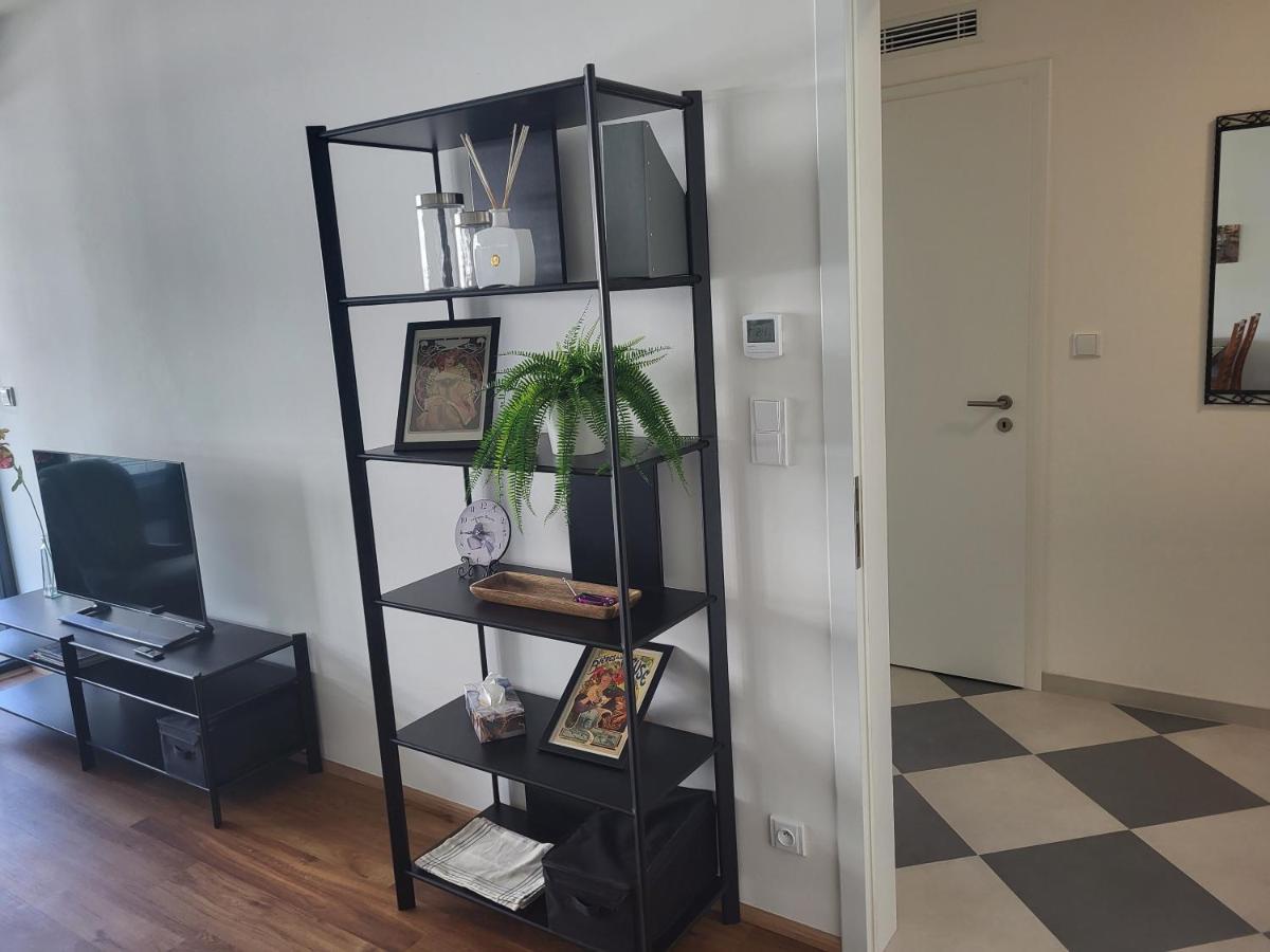 New Apartment In Karlin, Praha 8, Close To Center Eksteriør billede